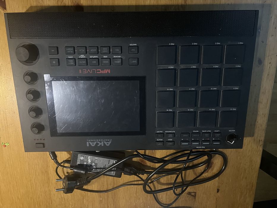 Akai Mpc live II / groovebox