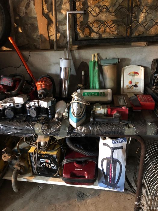 Lote de velharias/sucatas