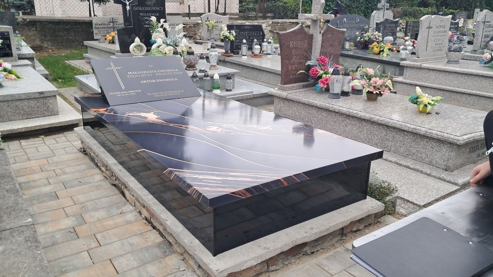 Nowoczesne Tanie Nagrobki Kompozytowe 5299 zł z montażem Cały Kraj.