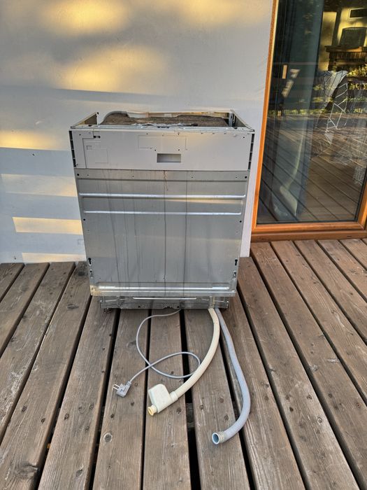 Oddam zmywarkę Zanussi 60 cm - uszkodzona