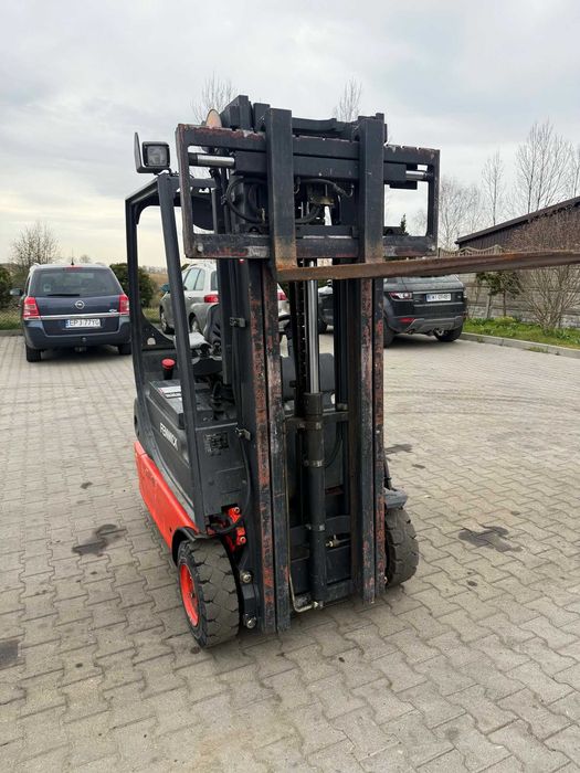 wózek widłowy elektryczny LINDE E16C-02 Triplex 4.60m 1600kg przesuw 2006' przebieg 4500mtg