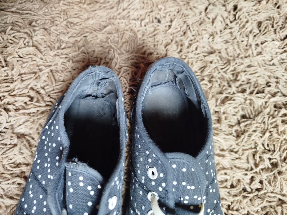 Oddam buty trampki sportowe 38