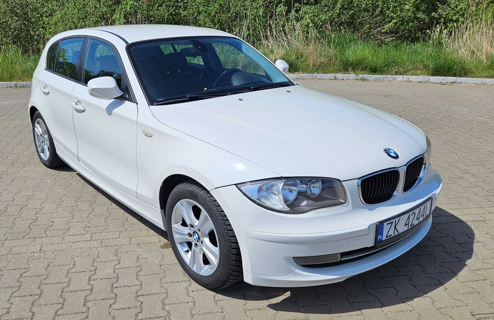 BMW seria 1  E87 2011r 2.0 benzyna