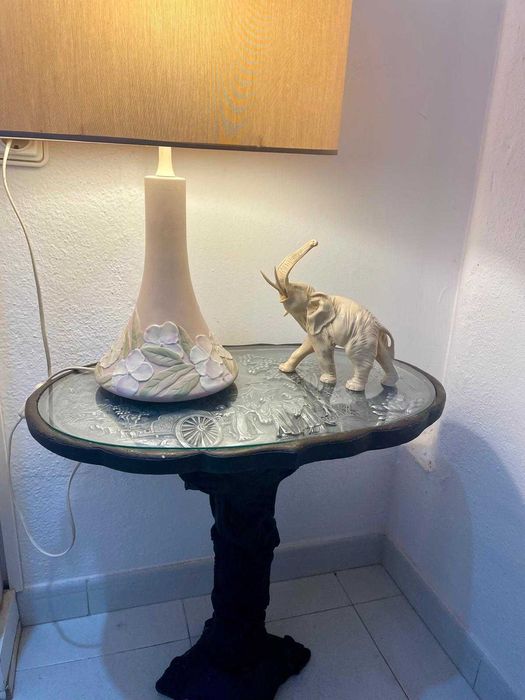 Móveis de apoio antigos e vintage com e sem gavetas