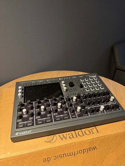 Waldorf iridium com caixa