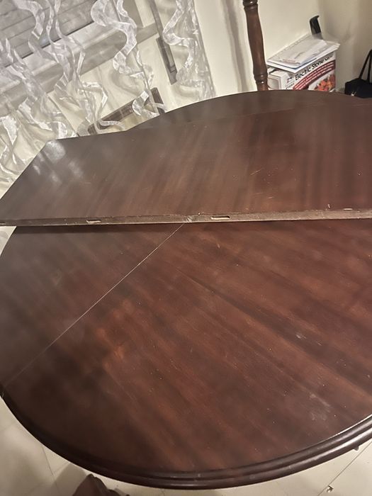 Conjunto mesa extensível e 4 cadeiras