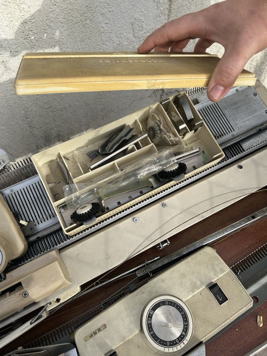 Maquina de Tricotar - EMPISAL