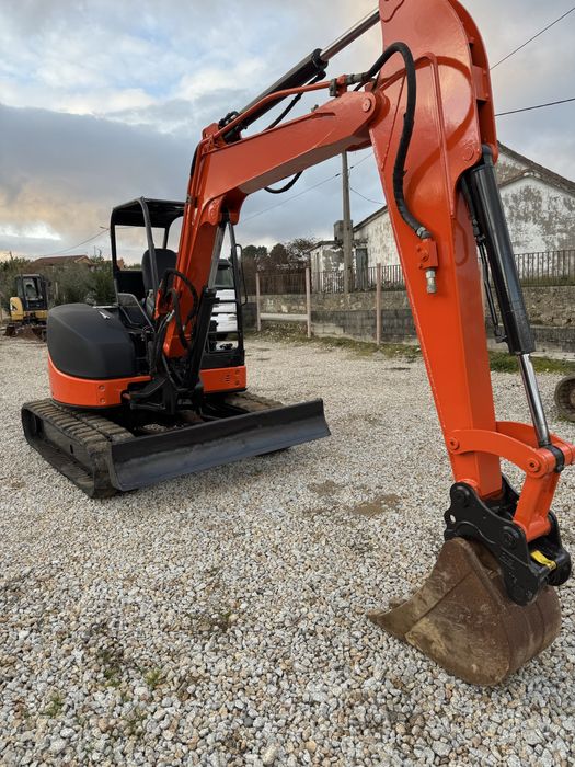 Mini giratoria hitachi