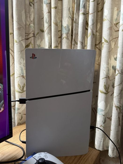 PlayStation 5 slim z napędem + pad