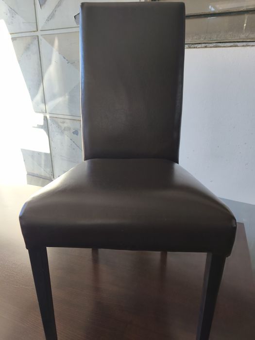 Vendo mesa e 6 cadeiras