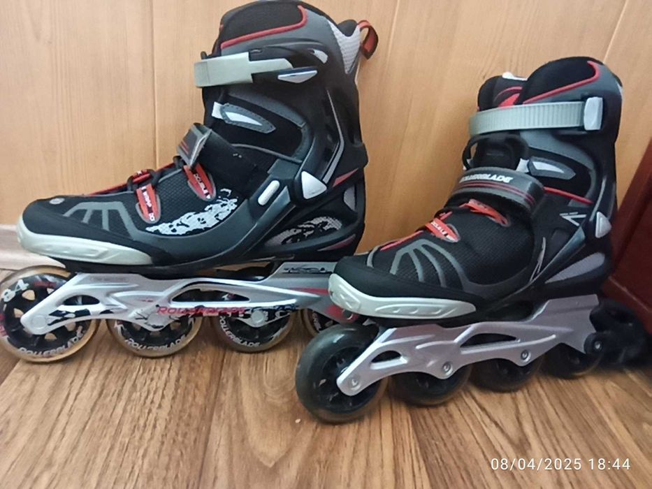 Ролики підліткові, чоловічі Rollerblade (р. 41\26,5 см) стан нових.