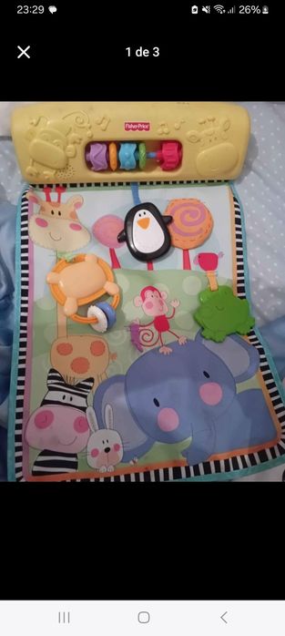 Varios brinquedos de criança