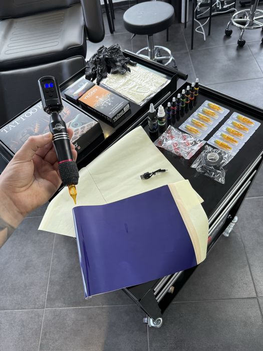 Kit Tatuagem Sem Fios COMPLETO Máquina Pen/ Pele Treino/ Tintas etc ..