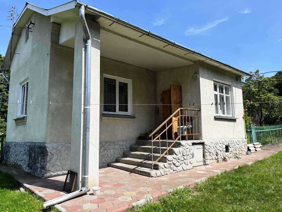 Продаж будинку + 1 гектар землі в с.Тростянець