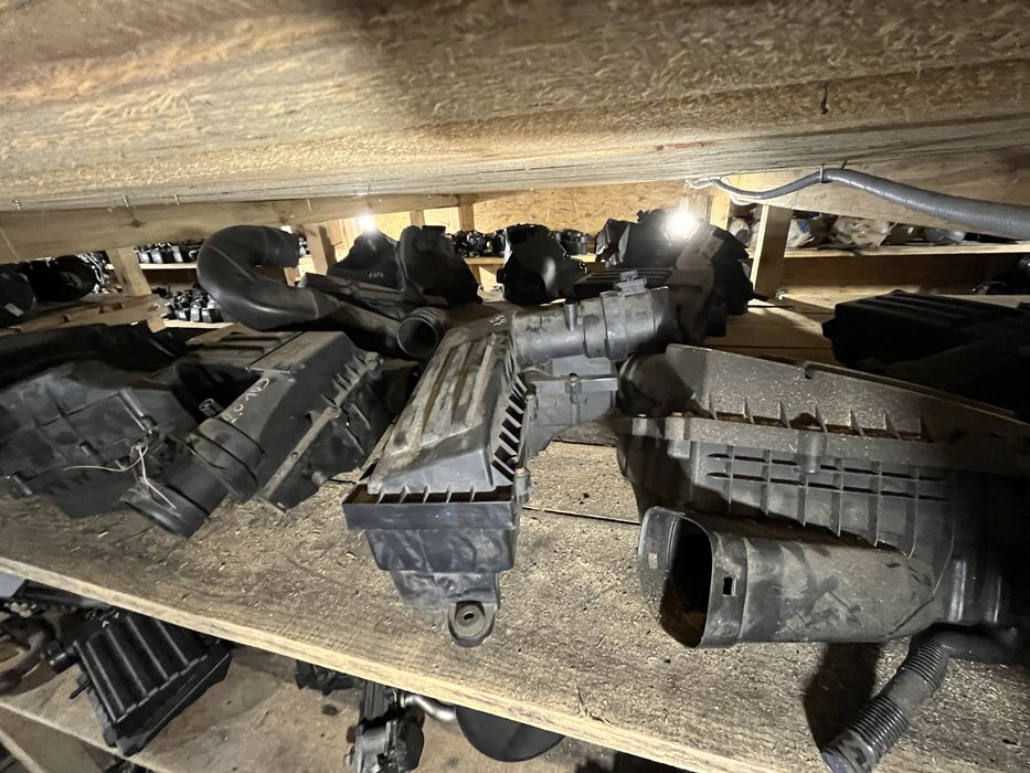 Корпус повітряного фільтра Volkswagen Skoda Audi