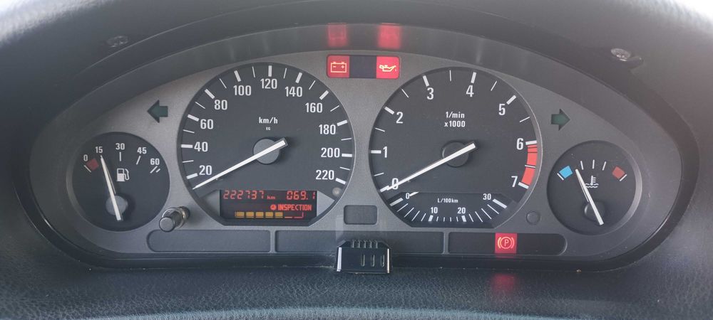 BMW 318I    1994
