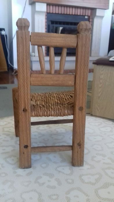 Cadeirinha de bonecas