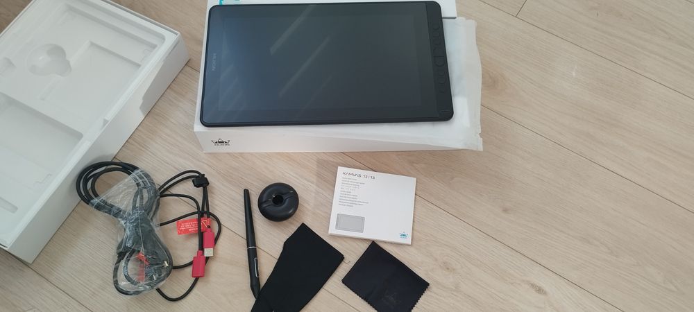 Tablet graficzny Huion Kamvas 13 jak nowy