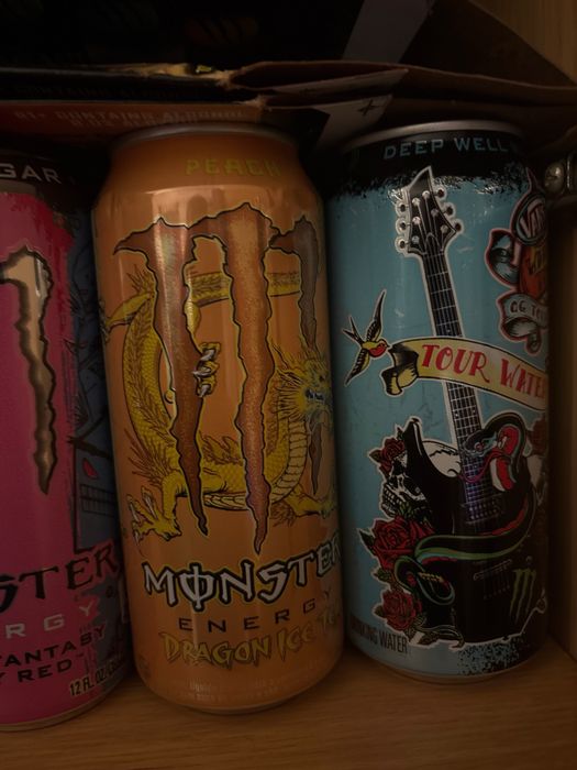 Latas de coleção Monster Energy