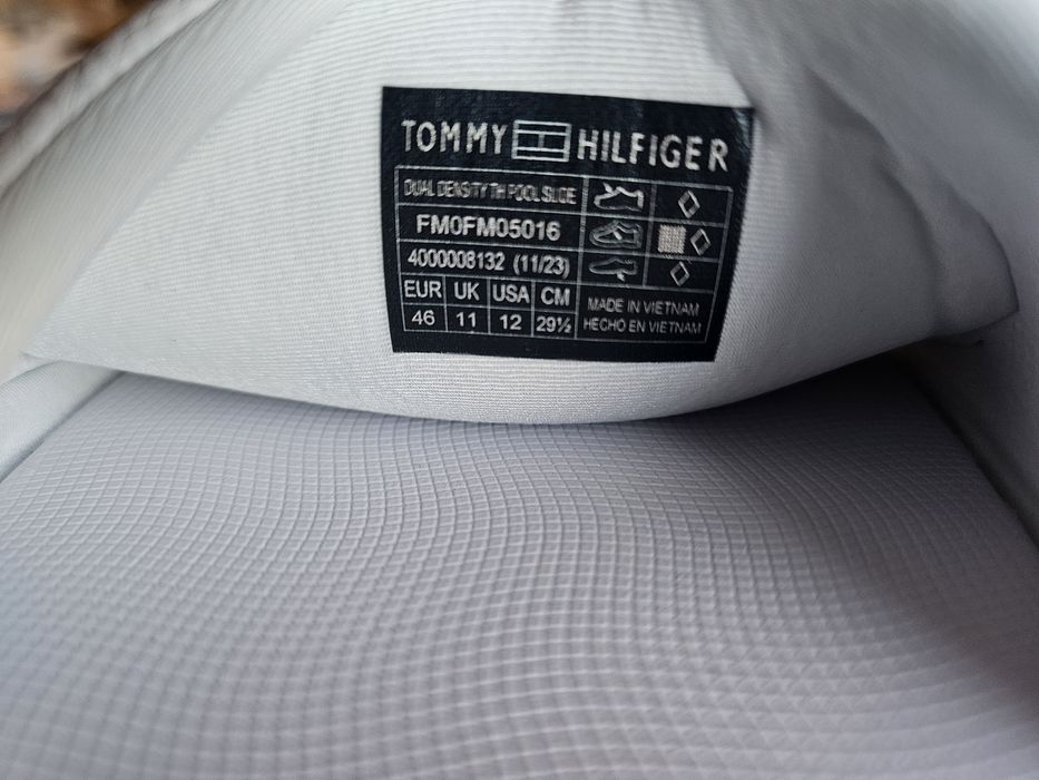 Nowe klapki Tommy Hilfiger rozmiar 46 białe