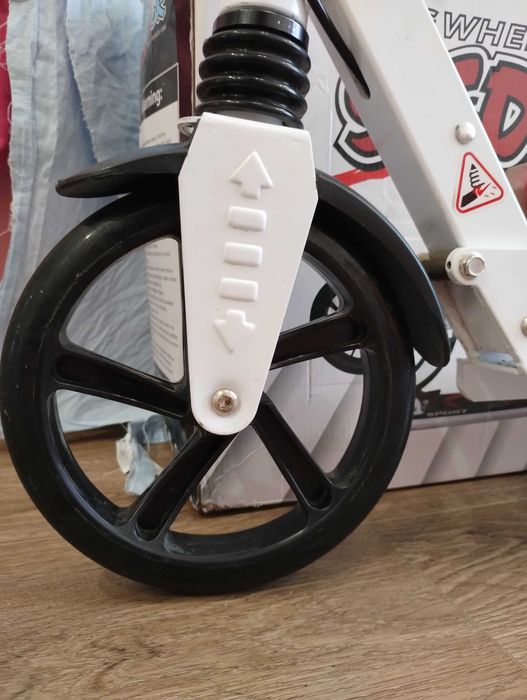 Фирменный самокат Scale Sports / дисковый тормоз / до 100 кг