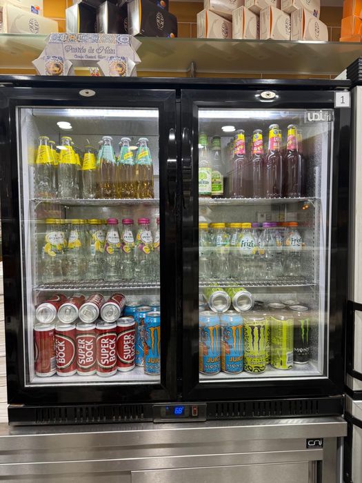 Expositor Frigorifico Bebidas - Udifri - 210L