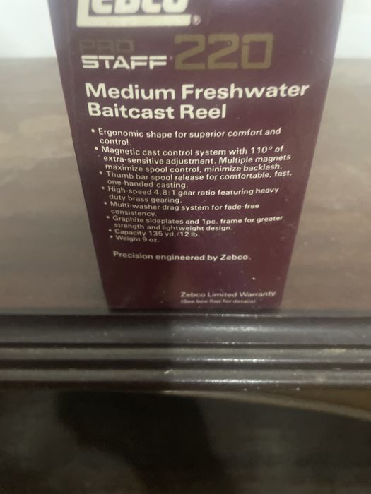 Carreto de pesca marca ZEBCO modelo pro sraff 220