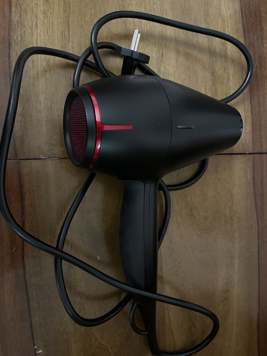 В продаже Фен Philips