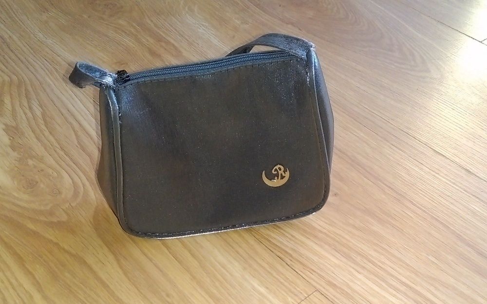 Torebka mała do ręki srebrna, śliczna, elegancka wesele impreza