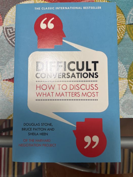 Livro Difficult Conversations de Douglas Stone