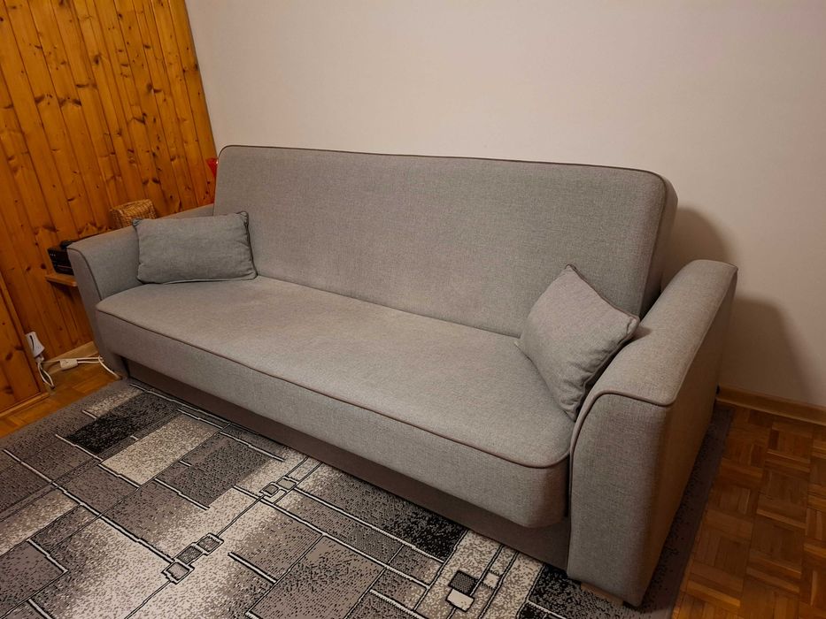 Sofa dwuosobowa ze skrzynią na pościel