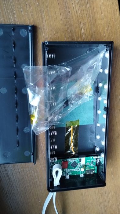 Obudowa 16x18650 QC PD Powerbank Ładowanie bezprzewodowe