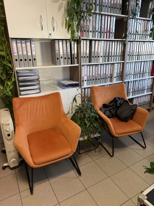 Dwa piękne fotele pomarańczowe