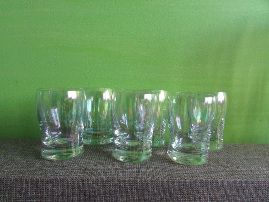 Szklanki ze szkła -kolorowe
