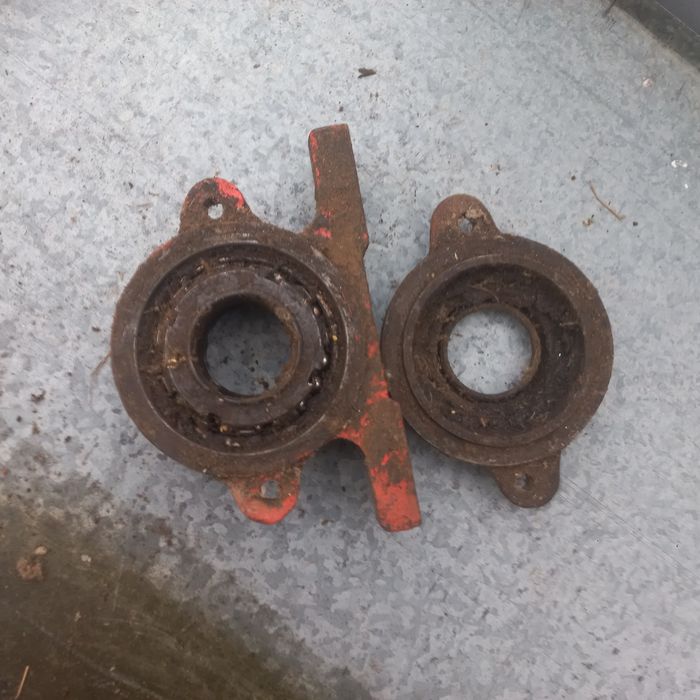 Продам корпуса 2шт