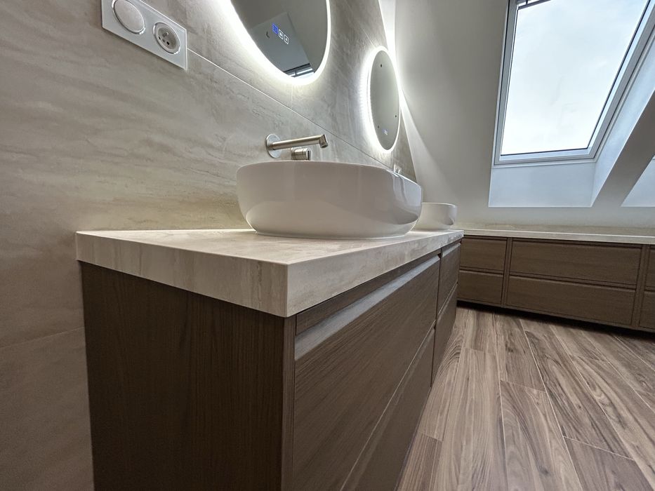 Wykończenie łazienki. Układanie płytek. Remont łazienki.