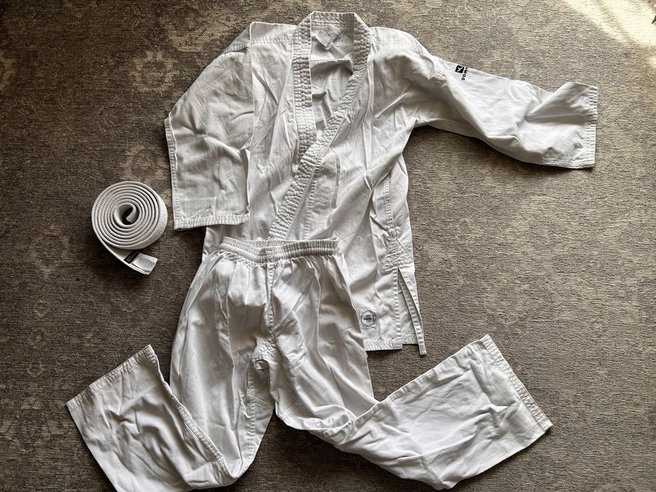 Kimono do sportów walki 150 cm.