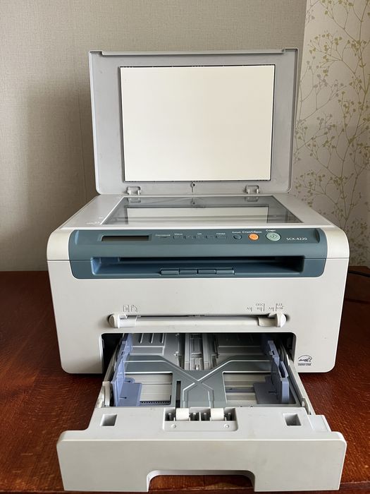 Samsung SCX-4220 принтер-сканер Б/У