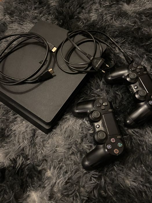 PlayStation 4 Slim + 2 Comandos (Original)