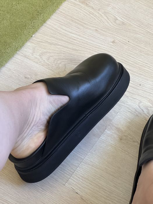 Сабо COS шкіряні