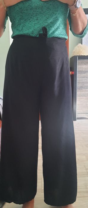 Eleganckie letnie spodnie z jednego kawałka materiału M