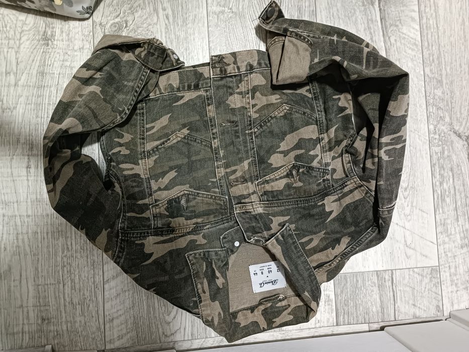 Джинсовка жіноча, вкорочена, мілітарі.