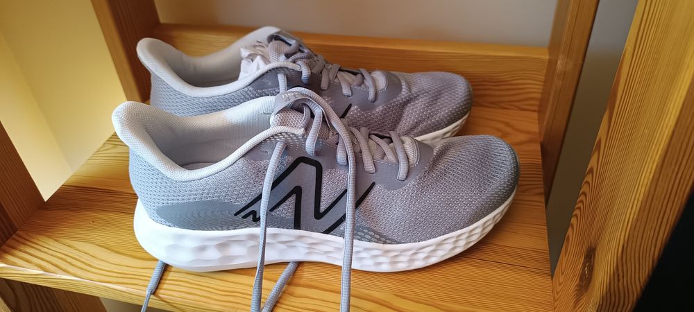 Adidasy New balance szare