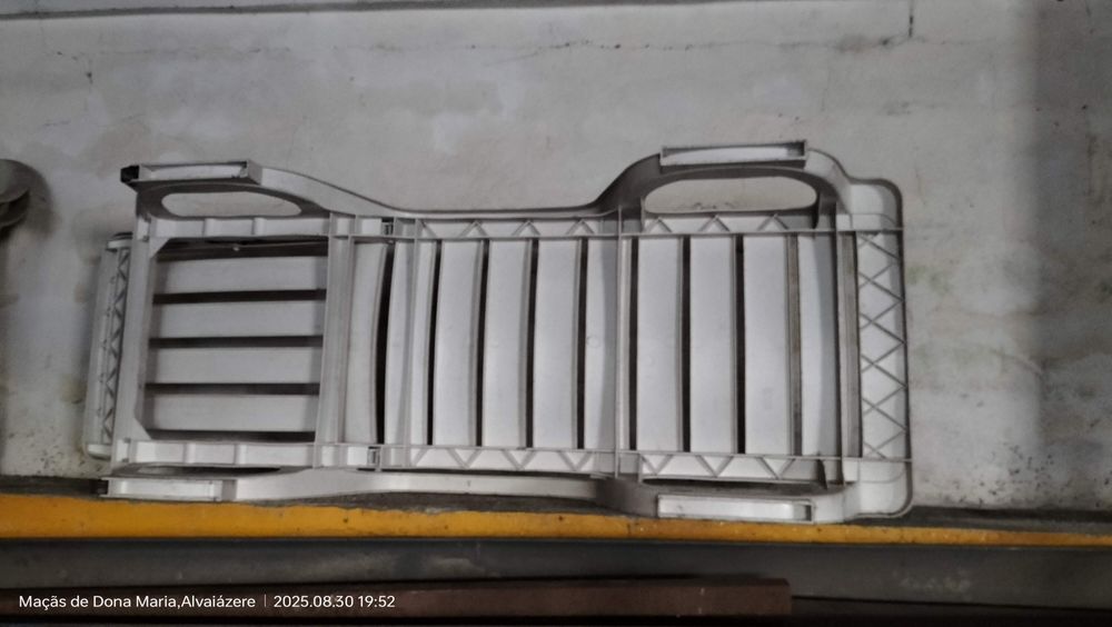 Espreguiçadeira de plástico 16€ próximo verão 2026