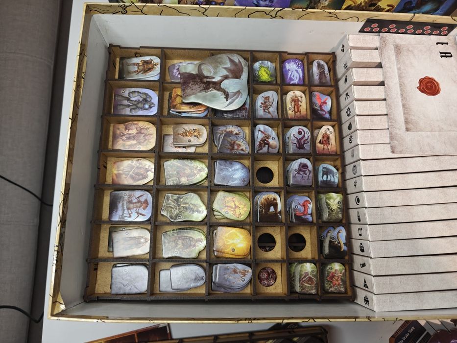 Gra planszowa Gloomhaven + insert