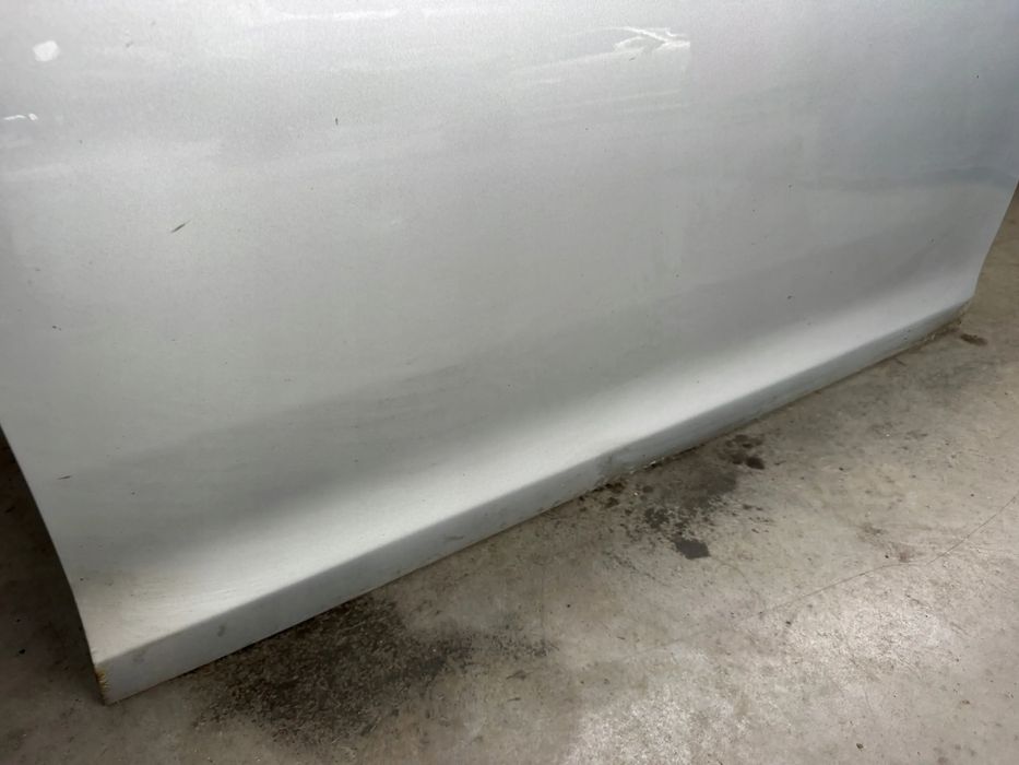 VW Golf V Kombi Drzwi Prawy Przód La7W