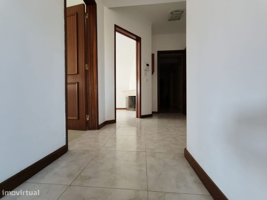 T2 em Corroios, pronto a habitar por 950€
