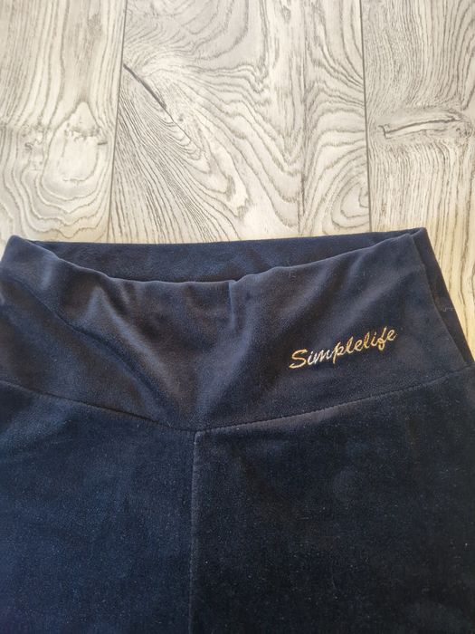 Damskie legginsy welurowe Simple Rozmiar L