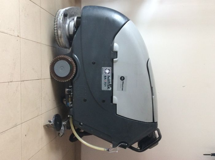 Lavadora aspiradora Nilfisk BA751