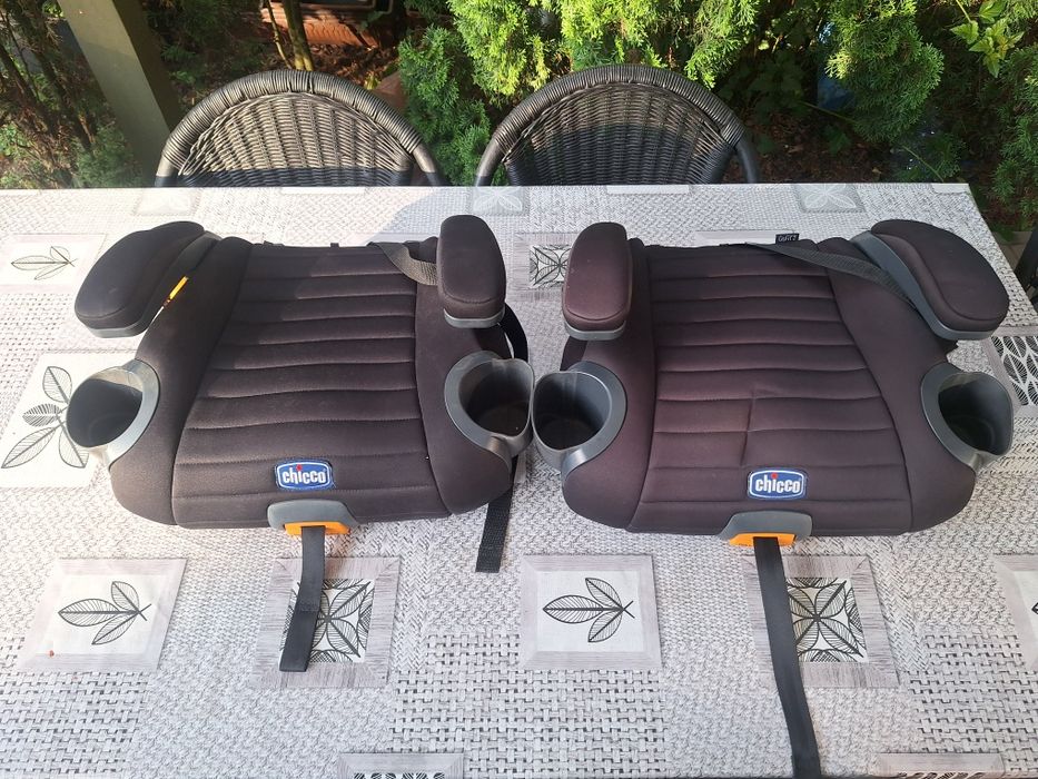 Podkladka fotelik samochodowy chicco isofix 2 sztuki mało używane
